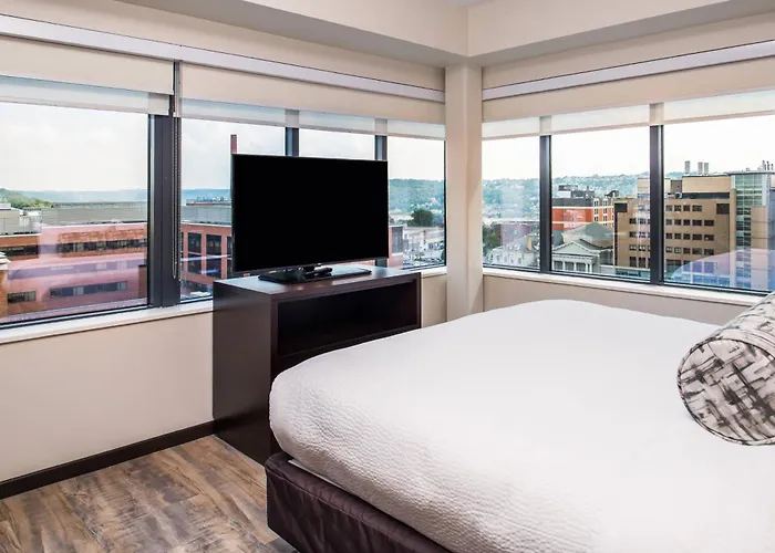 Hotel By Marriott Oakland/university Place