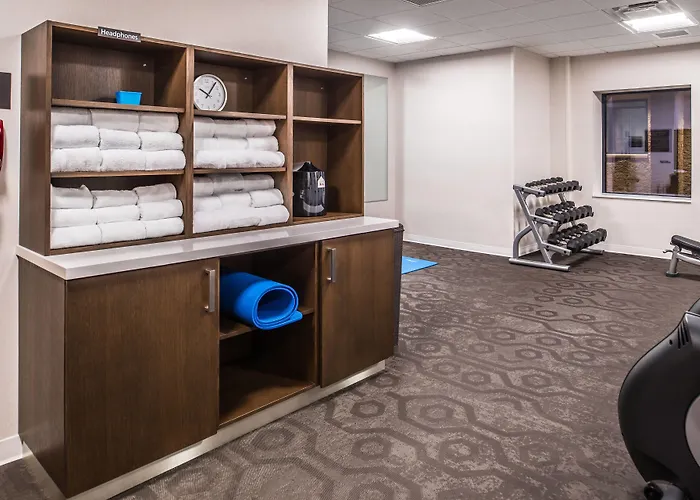 By Marriott Oakland/university Place 3* Pittsburgh