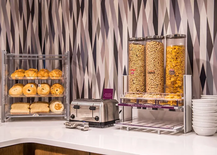 By Marriott Oakland/university Place Hotel 3*