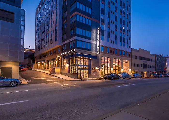 By Marriott Oakland/university Place Hotel