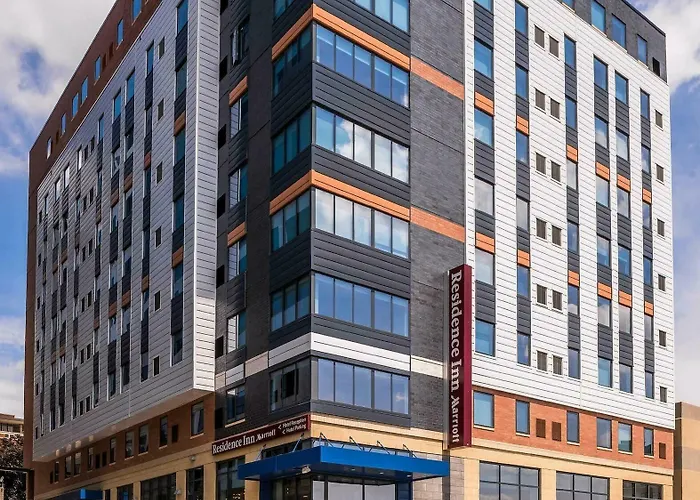 By Marriott Oakland/university Place Pittsburgh